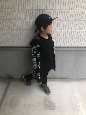 「アイテム（カーディガン/ボレロ、ブラック系）」を使った、KPさん（キッズ・100cm）の秋コーディネート