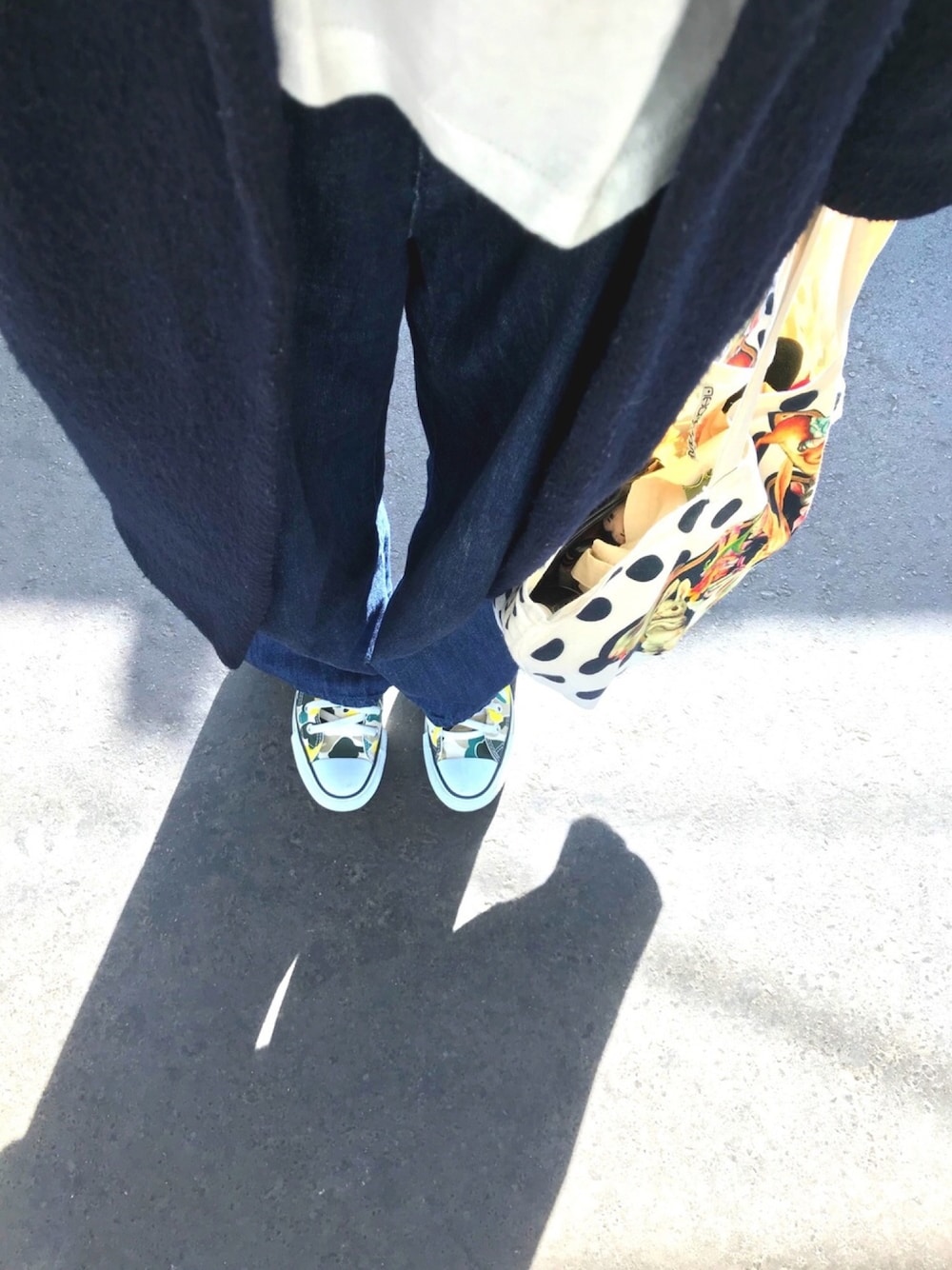 「あちゃちゅむ、ナノユニバース、レトロガール、コンバース、迷彩柄、シップス、アイラブCONVERSE」｜「NANO universeのデニムクロップドパンツ（デニムパンツ、ブルー系）」を使った、CHIさん（レディース・160cm）の秋コーディネートの1枚目の写真