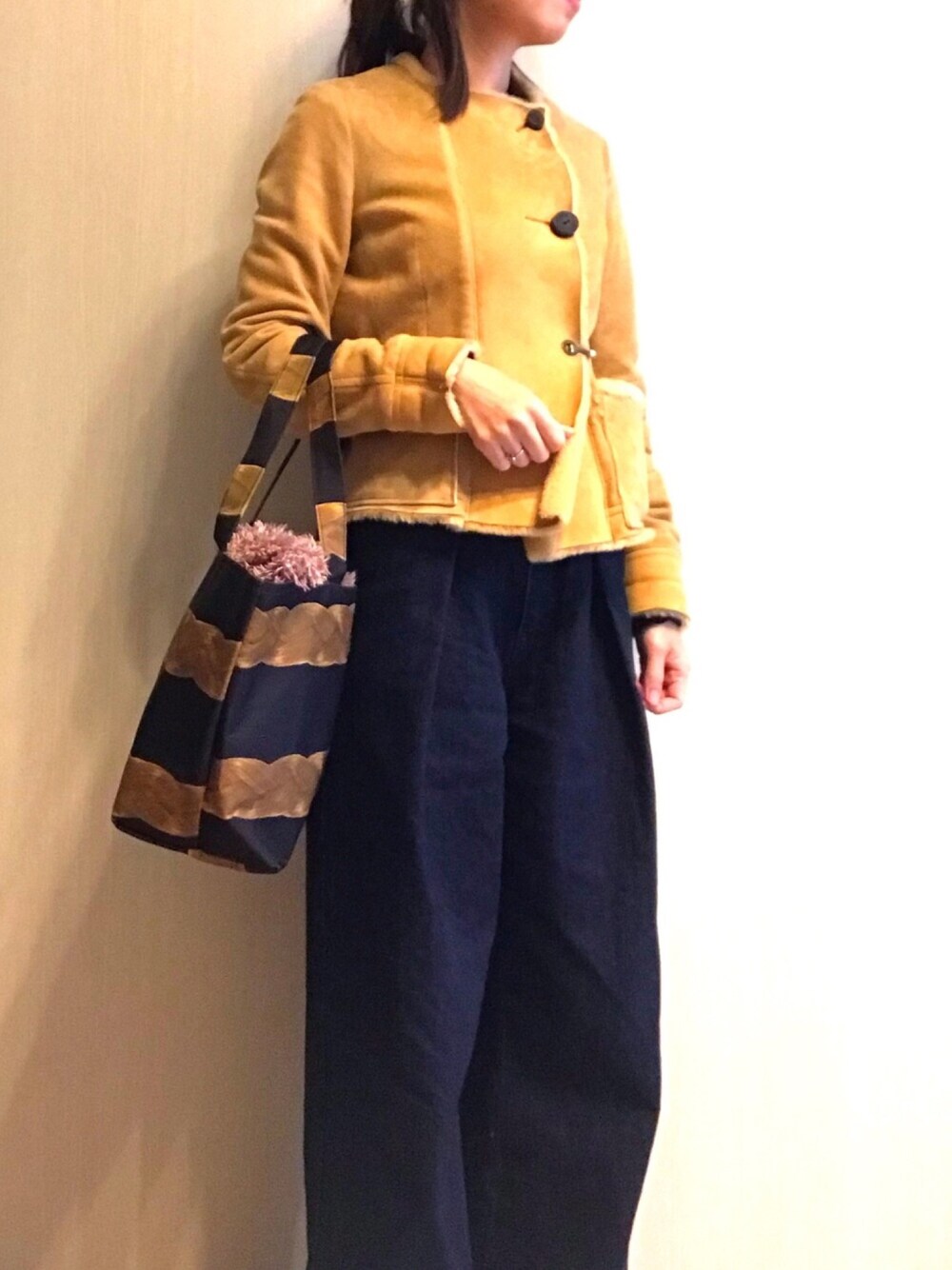 「ジャーナルスタンダード、GU、あちゃちゅむ、マスク、レザージャケット」｜「GUのアイテム（デニムパンツ、ブルー系）」を使った、CHIさん（レディース・160cm）の冬コーディネートの1枚目の写真