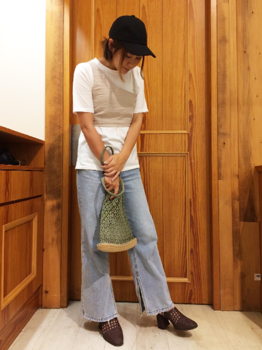 「レイヤード、ラクチンコーデ、Tシャツ、大人カジュアル」｜「OZOCの[洗える]GIZA COTTONベーシックTシャツ（Tシャツ/カットソー、ホワイト系）」を使った、OZOC_officialさん（レディース・160cm）の夏コーディネートの1枚目の写真