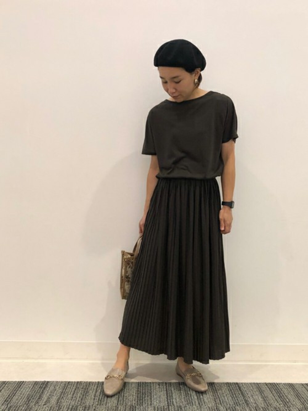「ワンピース、２ＷＡＹ、プリーツ、バブーシュ、プリーツワンピース」｜「OZOCの[洗える]2WAYプリーツワンピース（ワンピース、ブラウン系）」を使った、OZOC_officialさん（レディース・150cm）の夏コーディネートの1枚目の写真