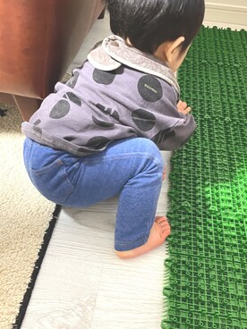 「アイテム（スタイ/よだれかけ、グレー系）」を使った、kae060606さん（キッズ・70cm）の春コーディネート