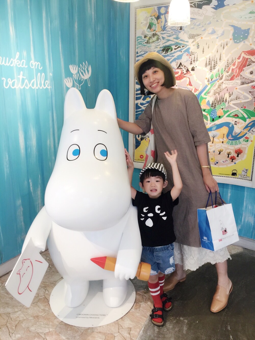 「ムーミン、ムーミンカフェ」｜「Ne-netのS アップにゃーT（Tシャツ/カットソー、ブラック系）」を使った、Heaven Taiさん（キッズ・90cm）の夏コーディネートの1枚目の写真
