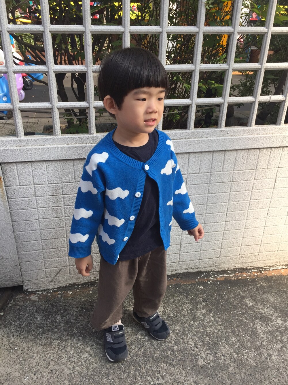 「ZARA KIDSのアイテム（Tシャツ/カットソー、ブルー系）」を使った、Heaven Taiさん（キッズ・100cm）の春コーディネートの1枚目の写真