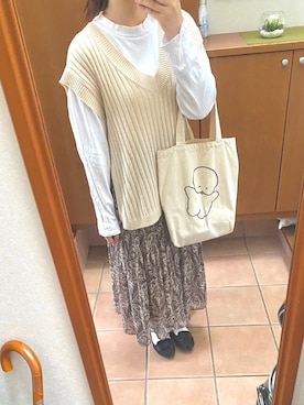 「E hyphen world gallery（イーハイフンワールドギャラリー）のアイテム（ベスト、ホワイト系）」を使った、ぽさん（レディース・161cm）の夏コーディネート