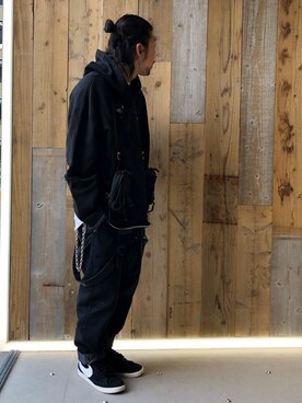 サロペット オーバーオールを使った 黒コーデ のメンズ人気ファッションコーディネート 季節 12月 2月 Wear