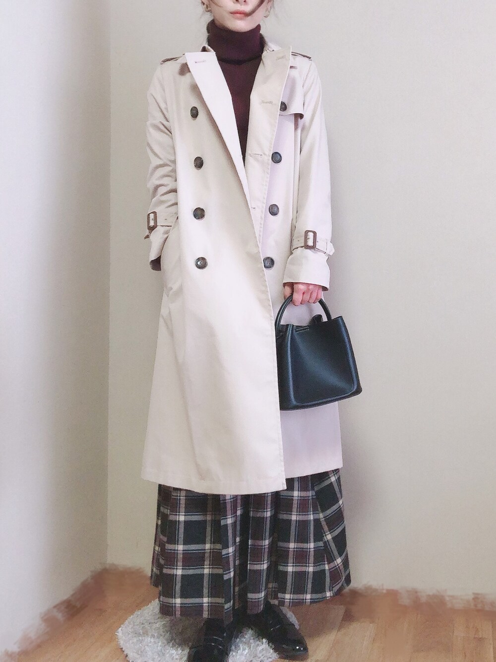 「冬コーデ、トレンチコート、きれいめカジュアル、大人女子、タートルネック、ママファッション」｜「natural coutureのもちもちベーシックリブタートル（ニット/セーター、ブラウン系）」を使った、りったんさん（レディース・160cm）の冬コーディネートの1枚目の写真