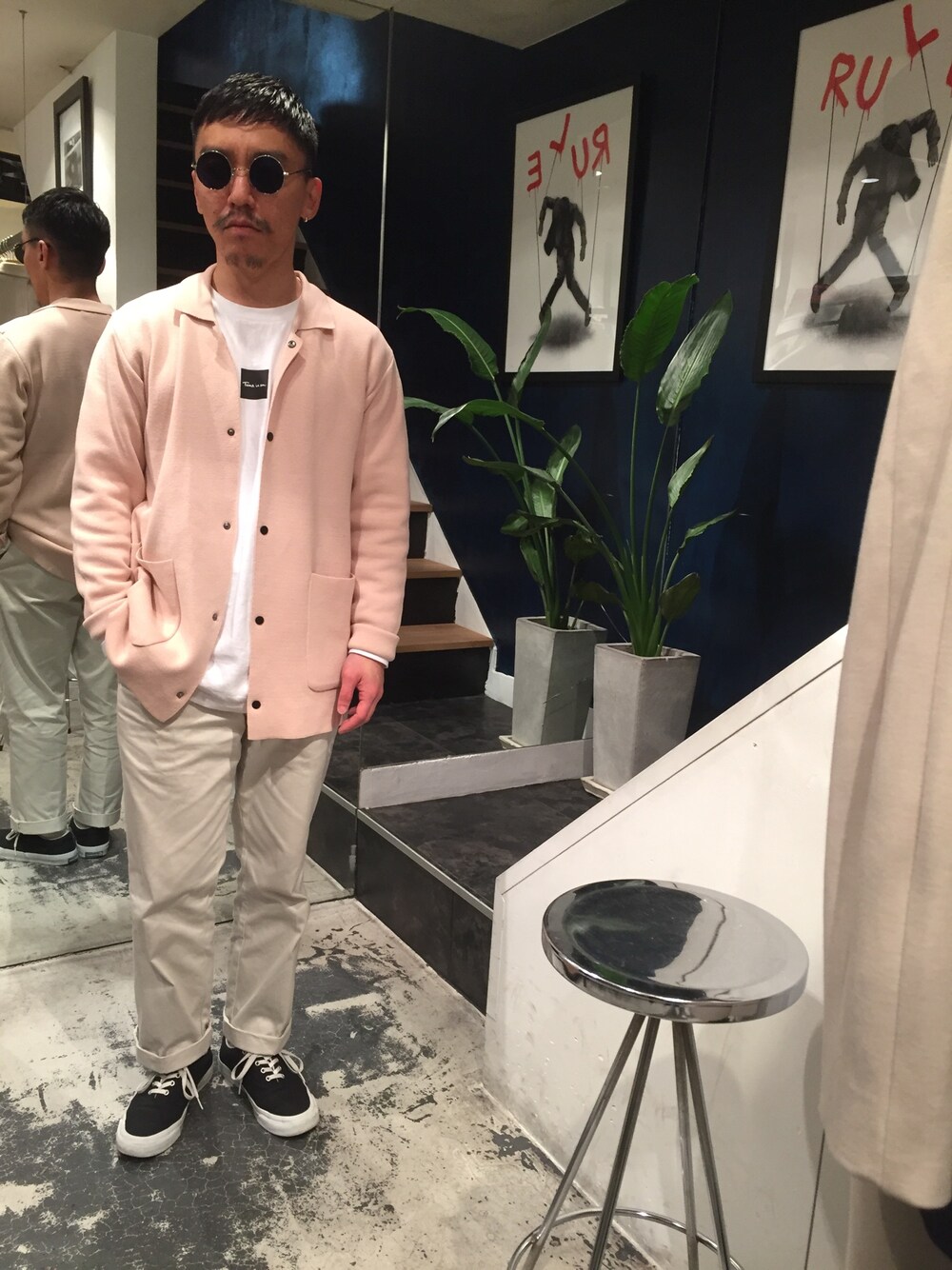 「カーディガン、チノパン、converse、timeison、春コーデ、SKIDGRIP、cardigan、Time is on、chino」｜「Time is onの【Collared Cardigan】（アクセサリー、その他）」を使った、Timeisonさん（メンズ・168cm）の春コーディネートの1枚目の写真