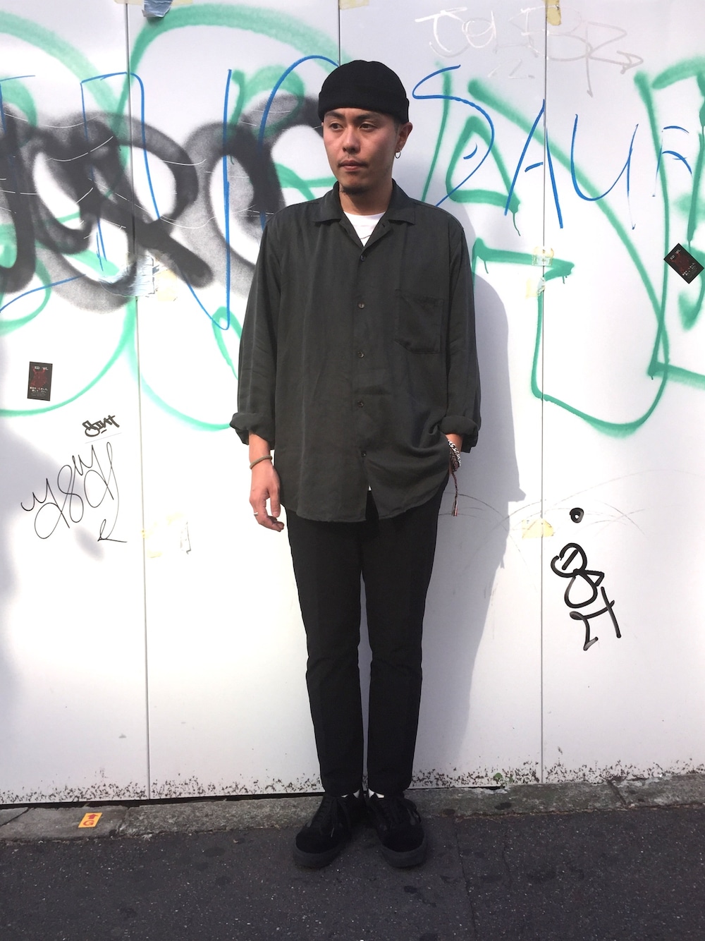 「Time is on、timeison、シャツスタイル、秋コーデ、VANS、oldskool」｜「Time is onのアイテム（シャツ/ブラウス、グリーン系）」を使った、Timeisonさん（メンズ・175cm）の秋コーディネートの1枚目の写真