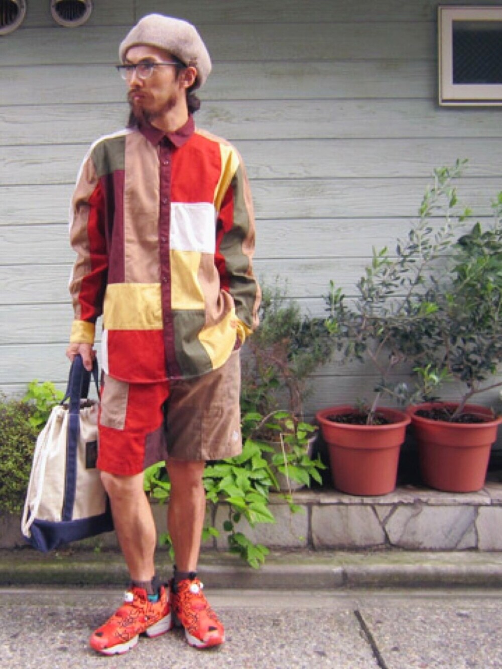 「はるコーデ、ALDIES、パッチワーク、セットアップ、ベレー帽、ベレー帽推奨委員会、WEAR東海、WEAR昭和部、ショートパンツ、シャツスタイル」｜「ALDIESのKnit Beret ニットベレー（ハンチング/ベレー帽、ベージュ系）」を使った、りょうさん（メンズ・171cm）の冬コーディネートの1枚目の写真