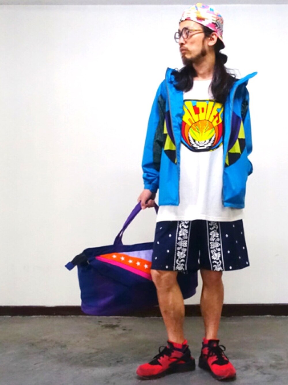 「ALDIES、キャップ、カジュアル、ナイロンジャケット、ビックシルエット、ビックT、ショートパンツ、WEAR昭和部、名古屋、大須」｜「ALDIESのTelluric Cap（キャップ、ブルー系）」を使った、りょうさん（メンズ・171cm）の春コーディネートの1枚目の写真