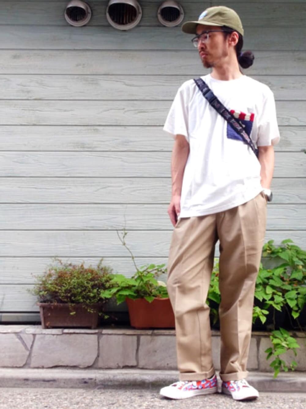 「ALDIES、夏、夏コーデ、ワークスタイル、カジュアル、シンプル、キャップ、ポケットＴシャツ、WEAR昭和部、名古屋」｜「ONLY NYのアイテム（キャップ、グリーン系）」を使った、りょうさん（メンズ・171cm）の夏コーディネートの1枚目の写真