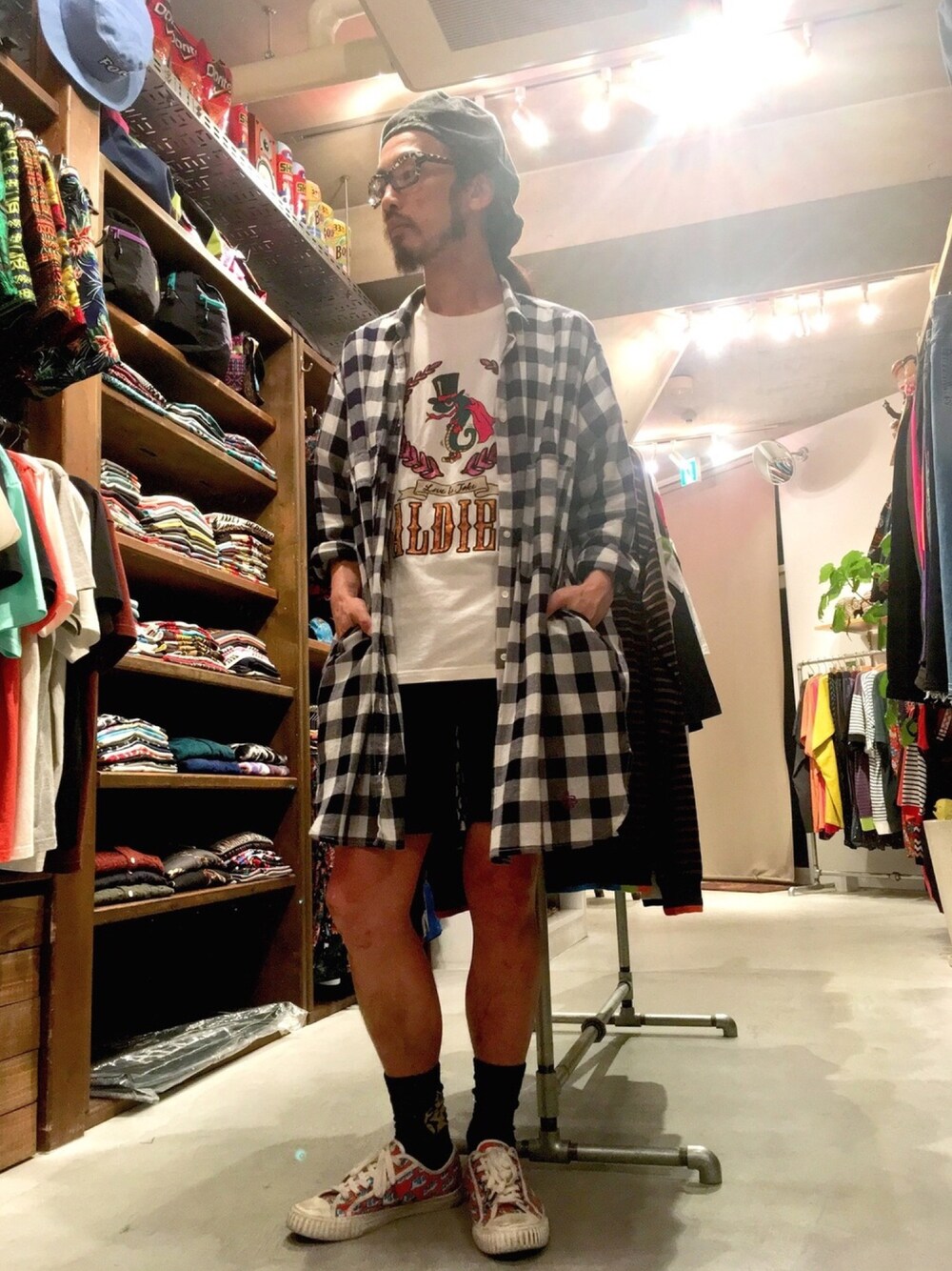 「ALDIES、ベレー帽、ベレー帽推奨委員会、カジュアル、Tシャツ、ショートパンツ、ユニセックス、シャツワンピ、夏コーデ、名古屋」｜「ALDIESのDenim Beret（ハンチング/ベレー帽、ブルー系）」を使った、りょうさん（メンズ・171cm）の夏コーディネートの1枚目の写真