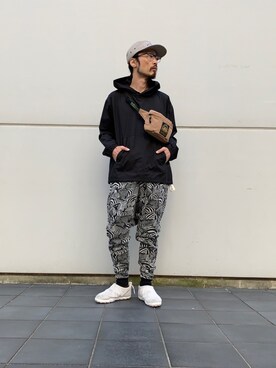 「プルオーバーパーカー」｜「アイテム（バッグ）」を使った、りょうさん（メンズ・171cm）の秋コーディネート