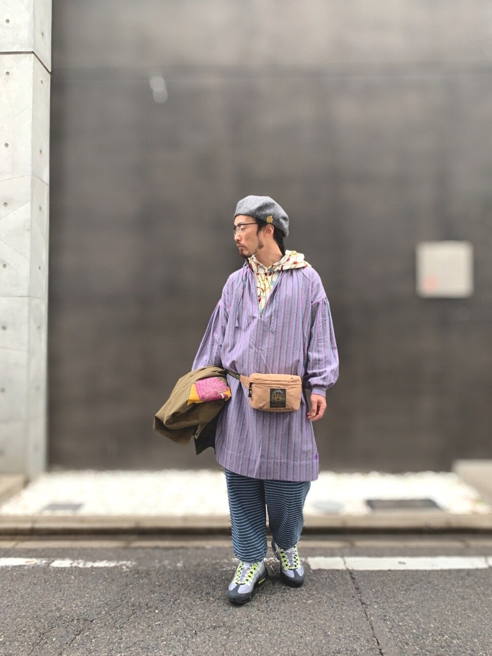 「ALDIES、ベレー帽、ベレー帽推奨委員会、ワンピース、パーカー、デニムパンツ、ユニセックス、カジュアル、シンプル、冬コーデ」｜「ALDIESのWool Beret(Brown)（ハンチング/ベレー帽、その他）」を使った、りょうさん（メンズ・171cm）の冬コーディネートの1枚目の写真