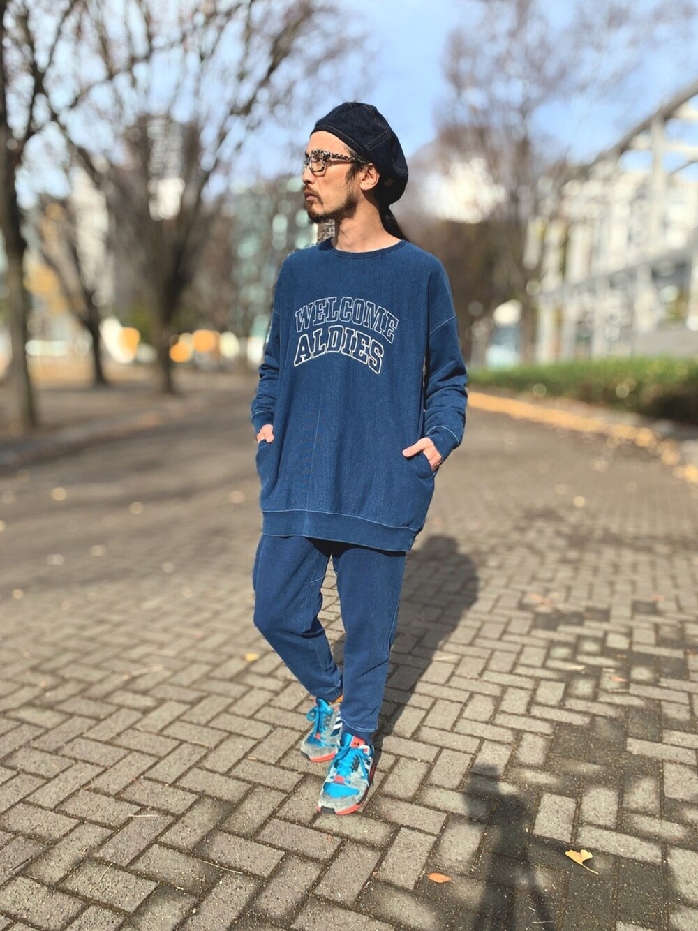 「ALDIES、ベレー帽、ベレー帽推奨委員会、トレーナー、ビッグシルエット、サルエルパンツ、スウェット、カジュアル、シンプル、セットアップ」｜「ALDIESのScissors Beret(Navy)（ハンチング/ベレー帽、その他）」を使った、りょうさん（メンズ・171cm）の冬コーディネートの1枚目の写真