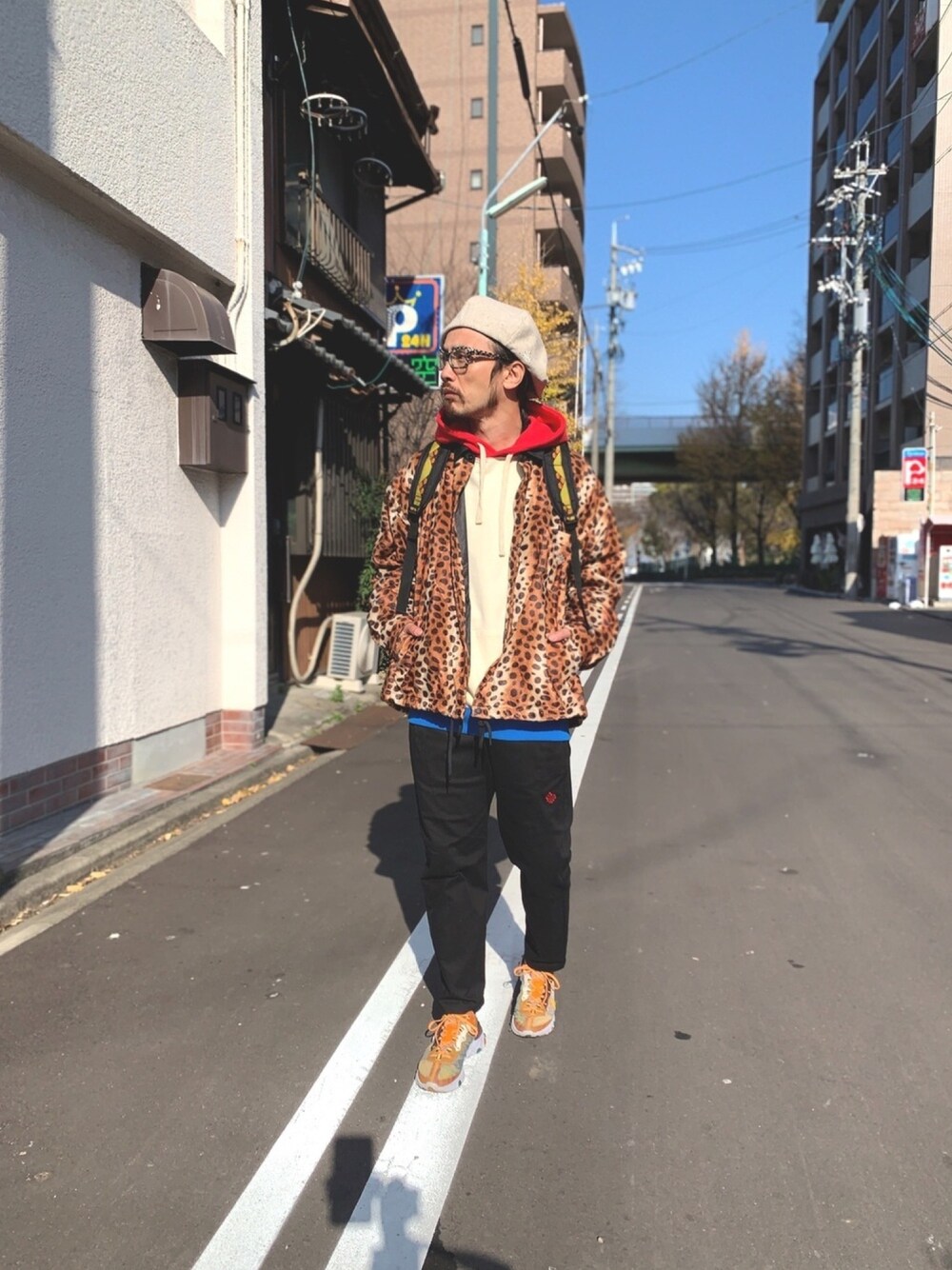 「ALDIES、ベレー帽、ベレー帽推奨委員会、コーチジャケット、パーカー、サルエルパンツ、イージーパンツ、冬コーデ、カジュアル」｜「ALDIESのWool Beret(Beige)（ハンチング/ベレー帽、その他）」を使った、りょうさん（メンズ・171cm）の冬コーディネートの1枚目の写真
