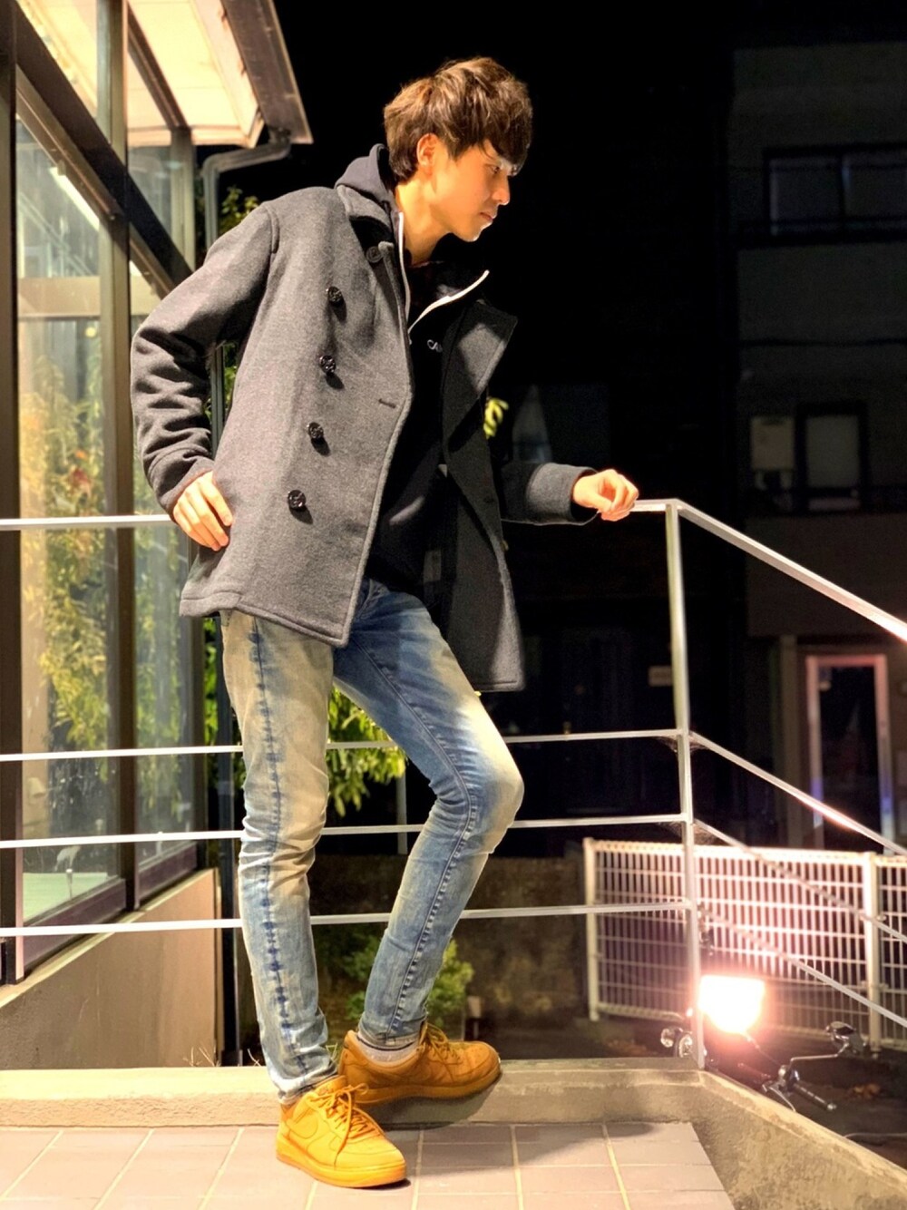 「冬、お洒落さんとつながりたい、シンプルコーデ、ビッグシルエット、パーカー、カジュアルコーデ、コート、大人カジュアル、スキニーデニム、2018マイベストコーデ」｜「CAMP7のアイテム（パーカー、ブラック系）」を使った、Shoheiさん（メンズ・185cm）の冬コーディネートの1枚目の写真