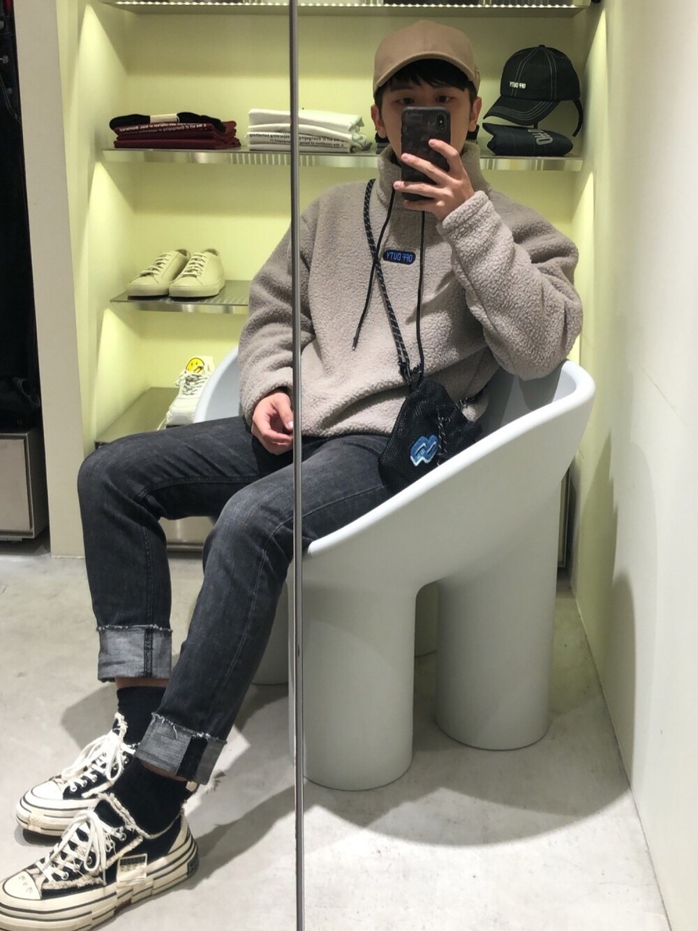 「#ootd、teddy bear、xvessel、LACOSTE、球鞋、oversize」｜「LACOSTEのアイテム（帽子、ベージュ系）」を使った、Hao Wangさん（メンズ・172cm）の秋コーディネートの1枚目の写真