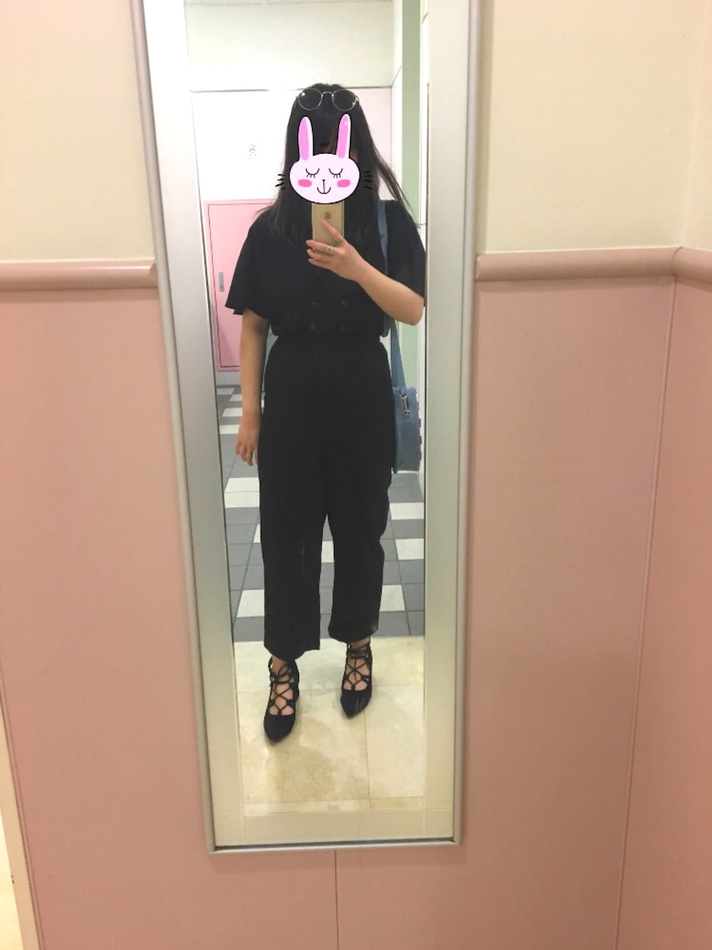 「ALL BLACK、かっこいい、はるコーデ、あみあげ、オールインワン、ENVYM」｜「ENVYMのアイテム（オールインワン・サロペット、ブラック系）」を使った、kanaさん（レディース・150cm）の春コーディネートの1枚目の写真