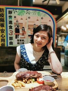 Kelly Tamさんのコーディネート