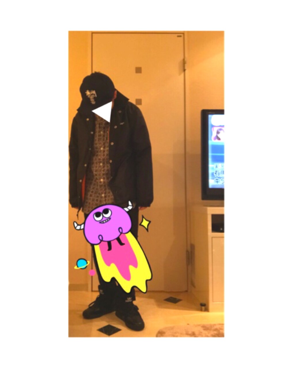 「冬コーデ、FTC、XLARGE、SUPRA、ストリート、ステューシー、スケータースタイル」｜「XLARGEのOG LOGO COACHES JACKET（ナイロンジャケット、ブラック系）」を使った、マイさん（レディース・154cm）の冬コーディネートの1枚目の写真