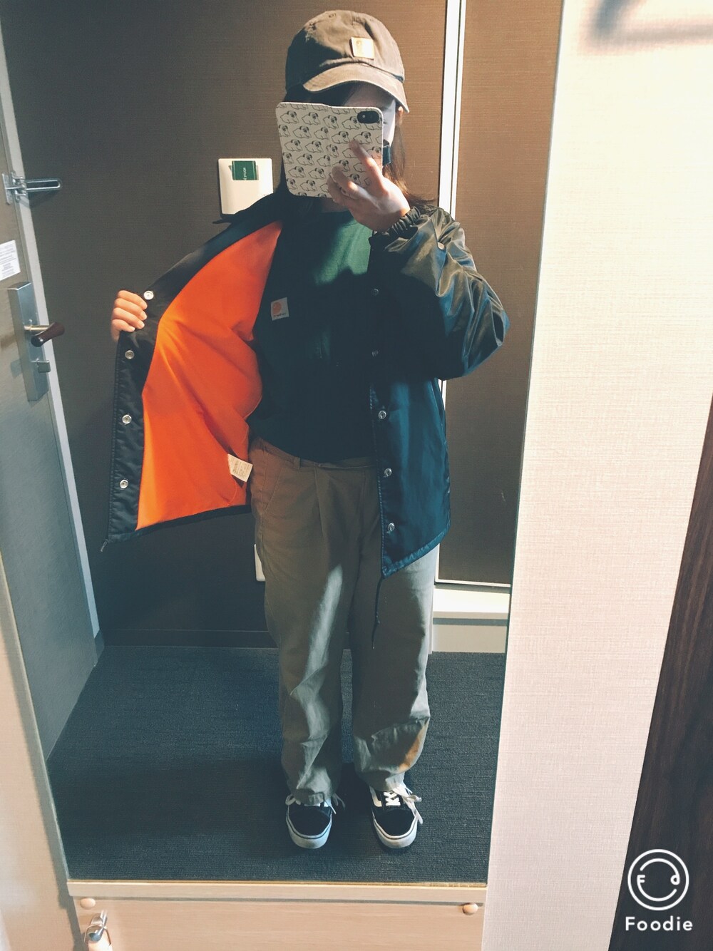 「carhartt、休日スタイル、WEGO、XLARGE、VANS、oldskool、ストリート、スケータースタイル、ねむい」｜「Carharttのアイテム（Tシャツ/カットソー、グリーン系）」を使った、マイさん（レディース・154cm）の春コーディネートの1枚目の写真