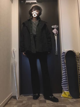 「MSCHF（ミスチーフ）のアイテム（トップス）」を使った、𝒆𝒓𝒊さん（レディース・166cm）の冬コーディネート