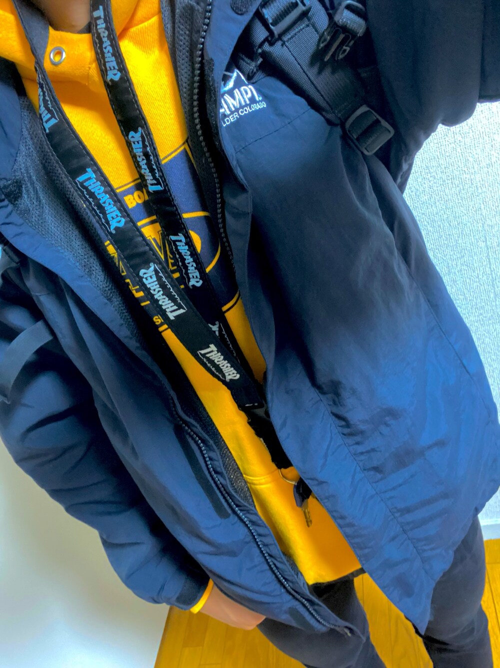 「ユニクロ、THRASHER、アークテリクス、VANS、converse、CAMP7、今日のコーデ、秋服、秋冬コーデ、大学生」｜「UNIQLOのアイテム（チノパンツ、ブラック系）」を使った、まっひさん（メンズ・168cm）の秋コーディネートの1枚目の写真