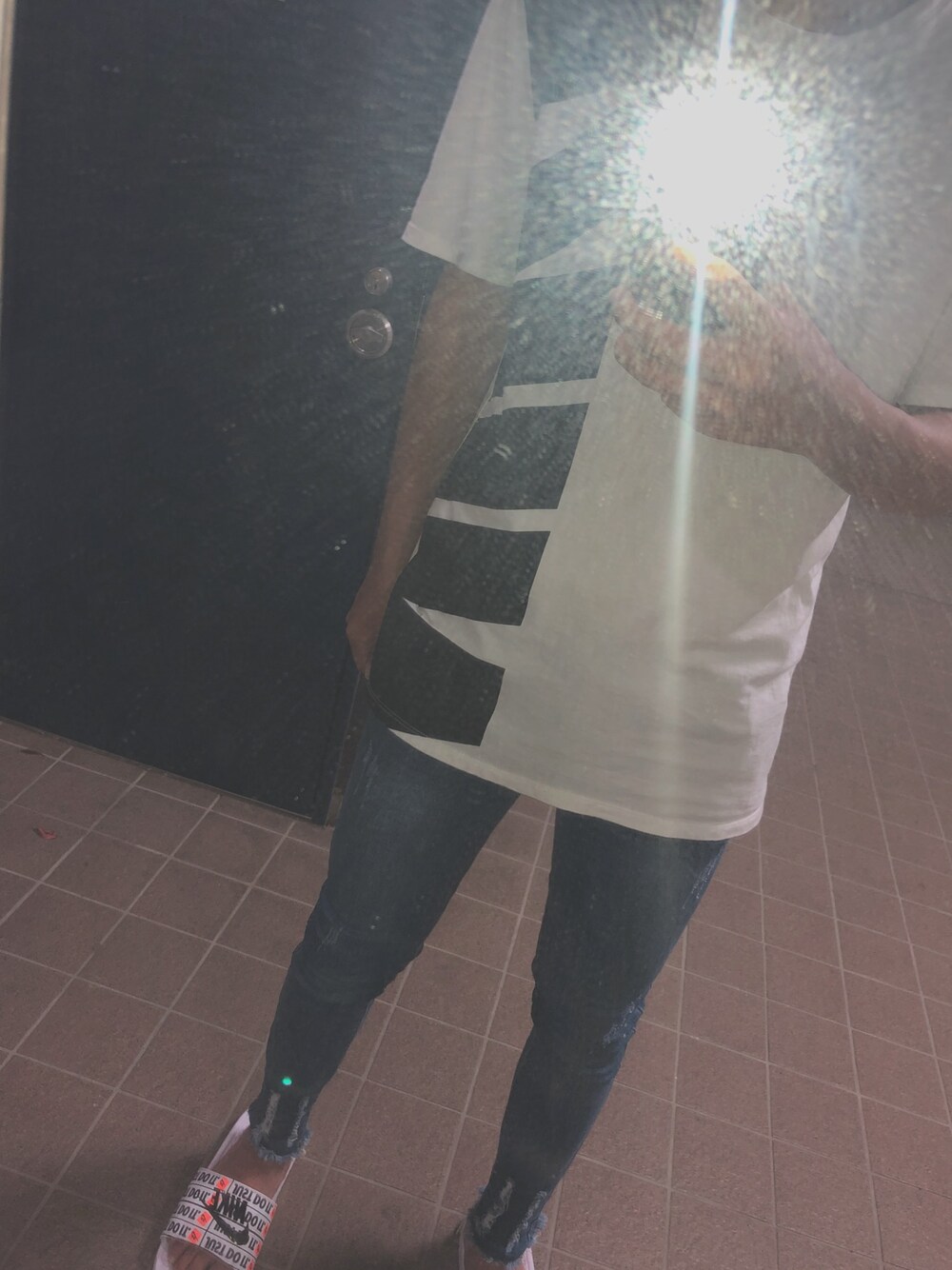 「おしゃれさんと繋がりたい」｜「NIKEのアイテム（Tシャツ/カットソー、ホワイト系）」を使った、shoさん（メンズ・172cm）の秋コーディネートの1枚目の写真