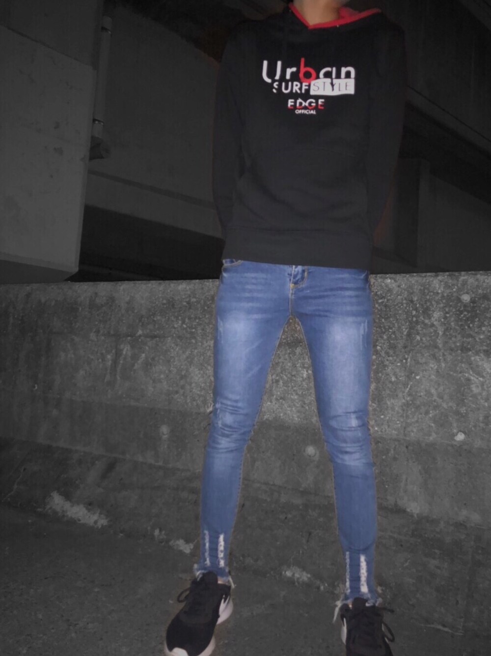 「シンプルコーデ、おしゃれさんと繋がりたい、ootd、いいね、save、フォローお願いします🤑、スキニー、edge、NIKE」｜「EDGEのアイテム（パーカー、ブラック系）」を使った、shoさん（メンズ・170cm）の秋コーディネートの1枚目の写真