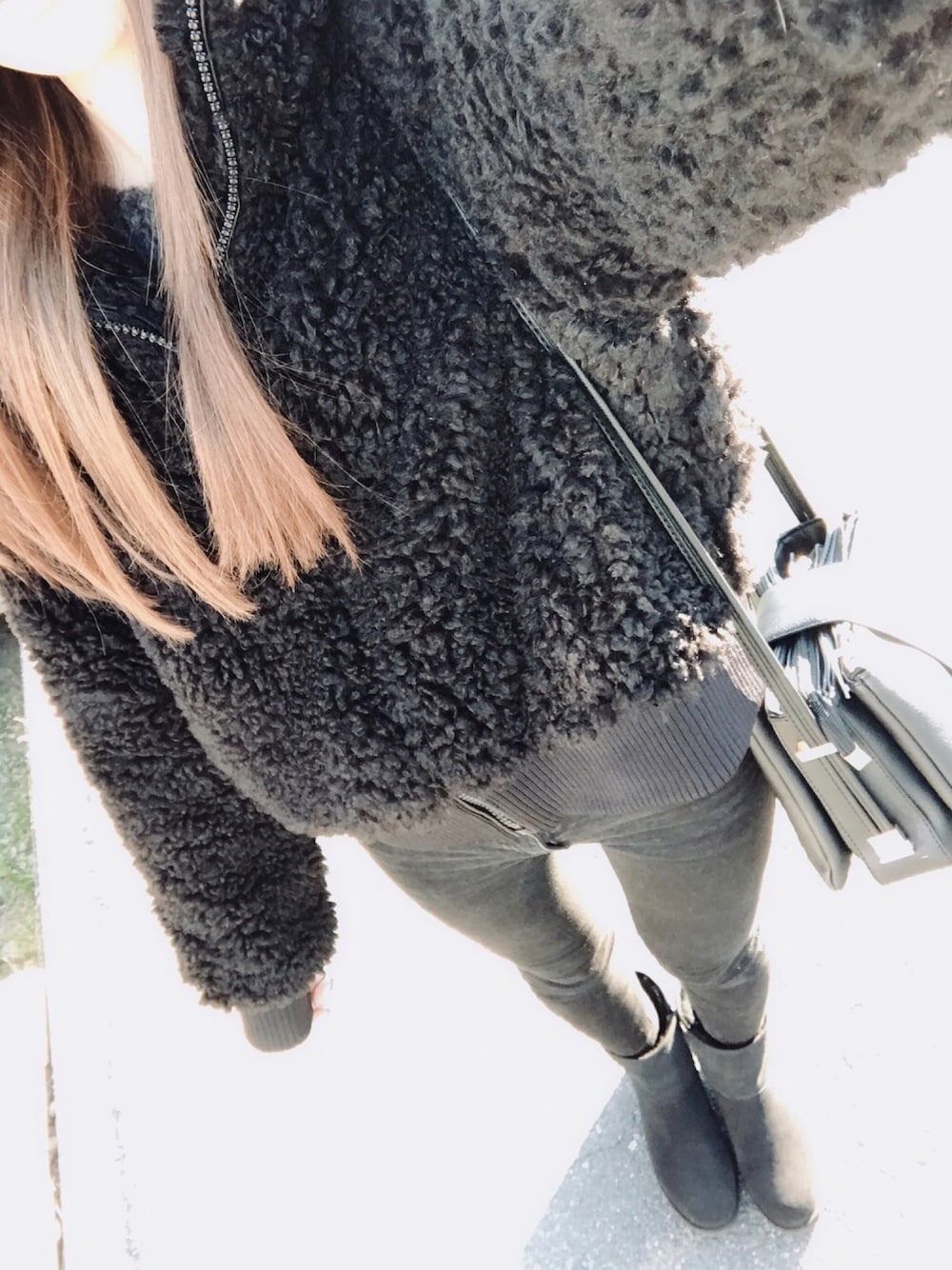 「ブラックコーデ、ZARA、モコモコアウター、ザラジョ、UGG、ブーツ、ポケモンGO、冬休み、新年、2019」｜「ZARAのアイテム（ブルゾン、ブラック系）」を使った、Miki ◡̈⃝⋆*さん（レディース・156cm）の冬コーディネートの1枚目の写真