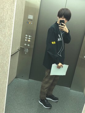 「aie」｜「アイテム（スウェット）」を使った、霜柱さん（メンズ・177cm）の秋コーディネート