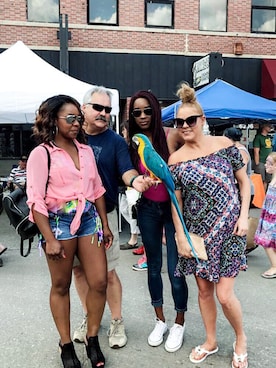 「CHINESE LAUNDRY（チャイニーズランドリー）のアイテム」を使った、Jamilla Watersさん（レディース・163cm）の夏コーディネート