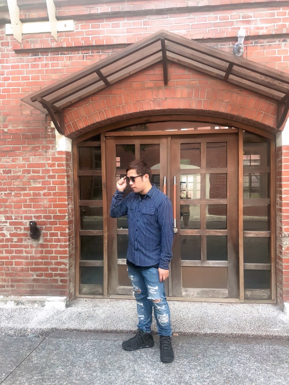「華山」｜「ZARAのアイテム（シャツ/ブラウス、ブルー系）」を使った、Jasonさん（メンズ・166cm）の秋コーディネートの1枚目の写真
