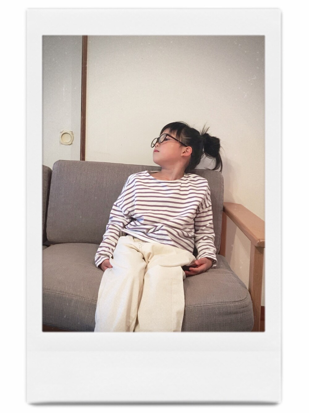 「おうちファッション、おうちスタイル」｜「devirockのゆるっとボーダー長袖Tシャツ（Tシャツ/カットソー、パープル系）」を使った、choco7275さん（キッズ・125cm）の春コーディネートの1枚目の写真
