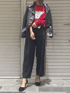 「スリットパンツ」｜「アイテム（ライダースジャケット）」を使った、TOMOMIさん（レディース・168cm）の秋コーディネート