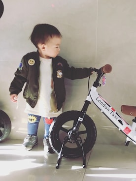 「ZARA KIDSのアイテム（ジャケット/アウター、グリーン系）」を使った、Hallie.Hさん（キッズ）の冬コーディネート