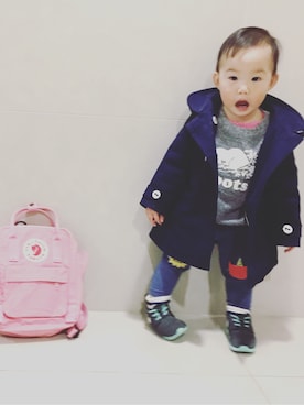 「roots（ルーツ）のアイテム（トップス、グレー系）」を使った、Hallie.Hさん（キッズ）の春コーディネート