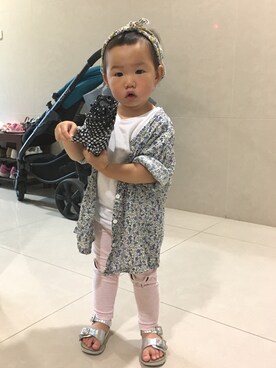 「next（next）のアイテム（シューズ、シルバー系）」を使った、Hallie.Hさん（キッズ）の夏コーディネート