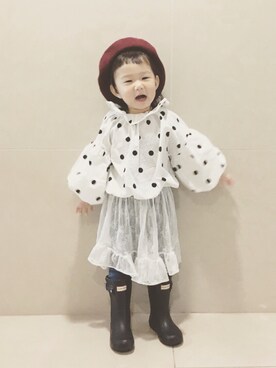 「HUNTER（ハンター）のアイテム（シューズ、ブルー系）」を使った、Hallie.Hさん（キッズ）の冬コーディネート