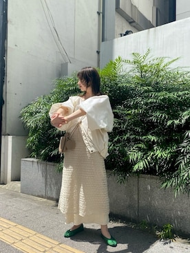 「袖ボリューム」｜「アイテム（その他シューズ）」を使った、綾音さん（レディース・156cm）の春コーディネート