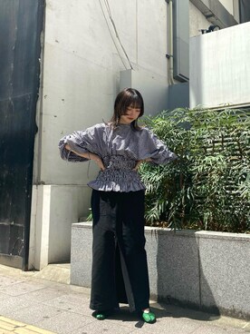 「袖ボリューム」｜「アイテム（その他シューズ）」を使った、綾音さん（レディース・156cm）の春コーディネート