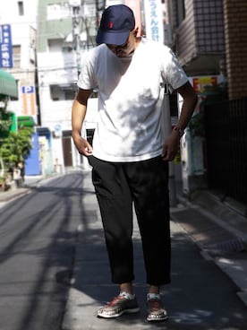 「サンダルに靴下」｜「アイテム（キャップ）」を使った、INOUE（gym master）さん（メンズ・174cm）の春コーディネート