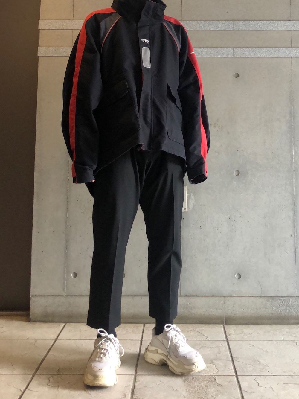 BALENCIAGAのマウンテンパーカーを使った人気ファッション