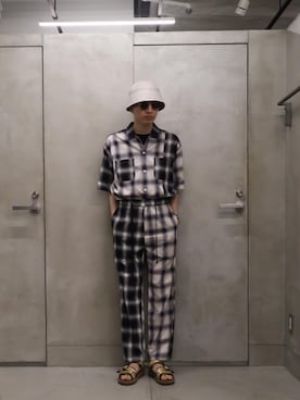 「suicoke（スイコック）の＜SUICOKE＞ KISEE-V/サンダル（サンダル、ゴールド系）」を使った、Yusuke Takeiさん（メンズ・175cm）の夏コーディネート