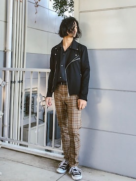 「Vネック」｜「アイテム（ライダースジャケット）」を使った、NONONOさん（メンズ・171cm）の冬コーディネート