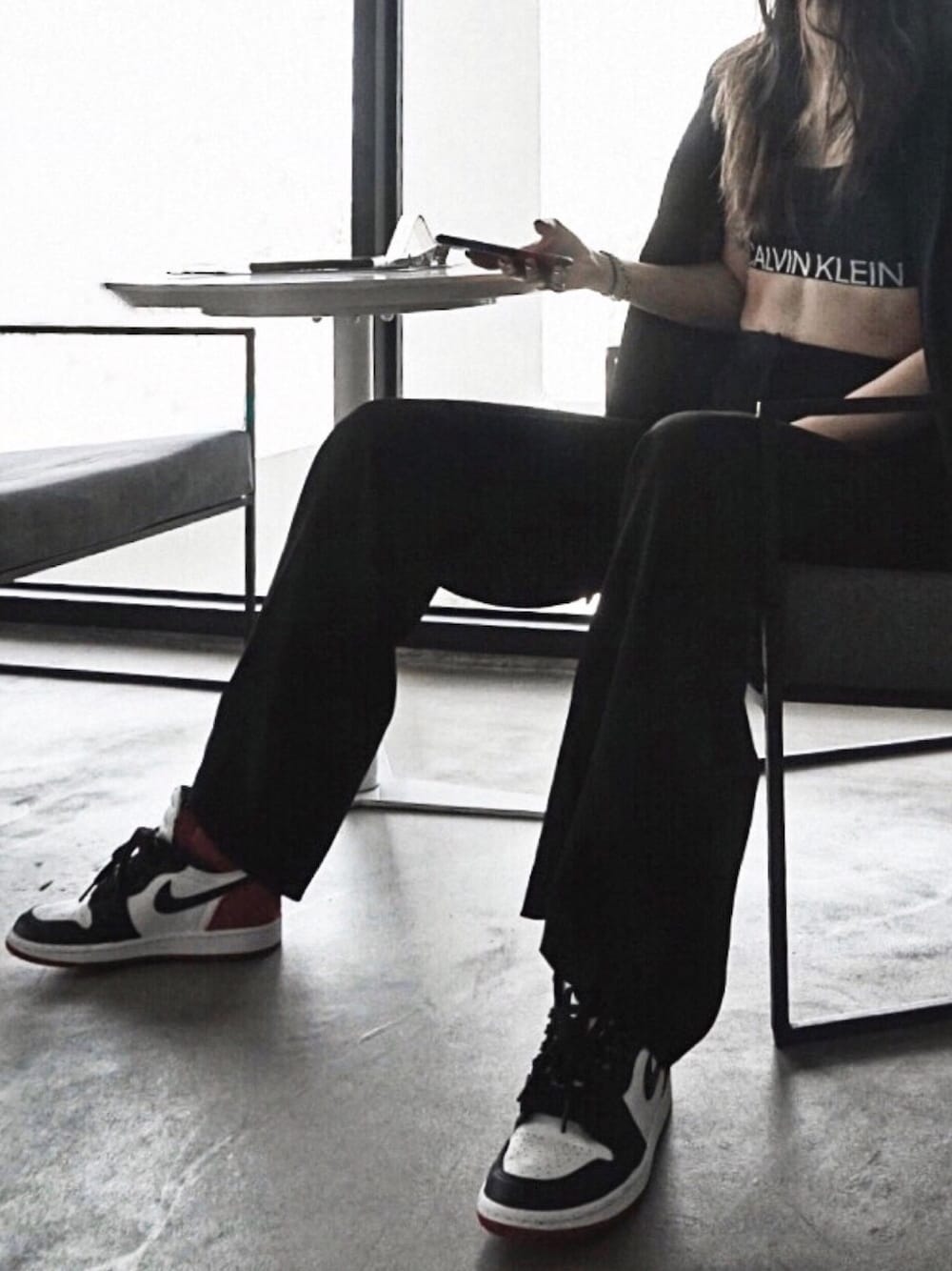 「ootd、Jordan、bredtoe、girl、Taiwan」｜「Calvin Kleinのアイテム（その他トップス、ブラック系）」を使った、68yyyyyさん（レディース・172cm）の秋コーディネートの1枚目の写真