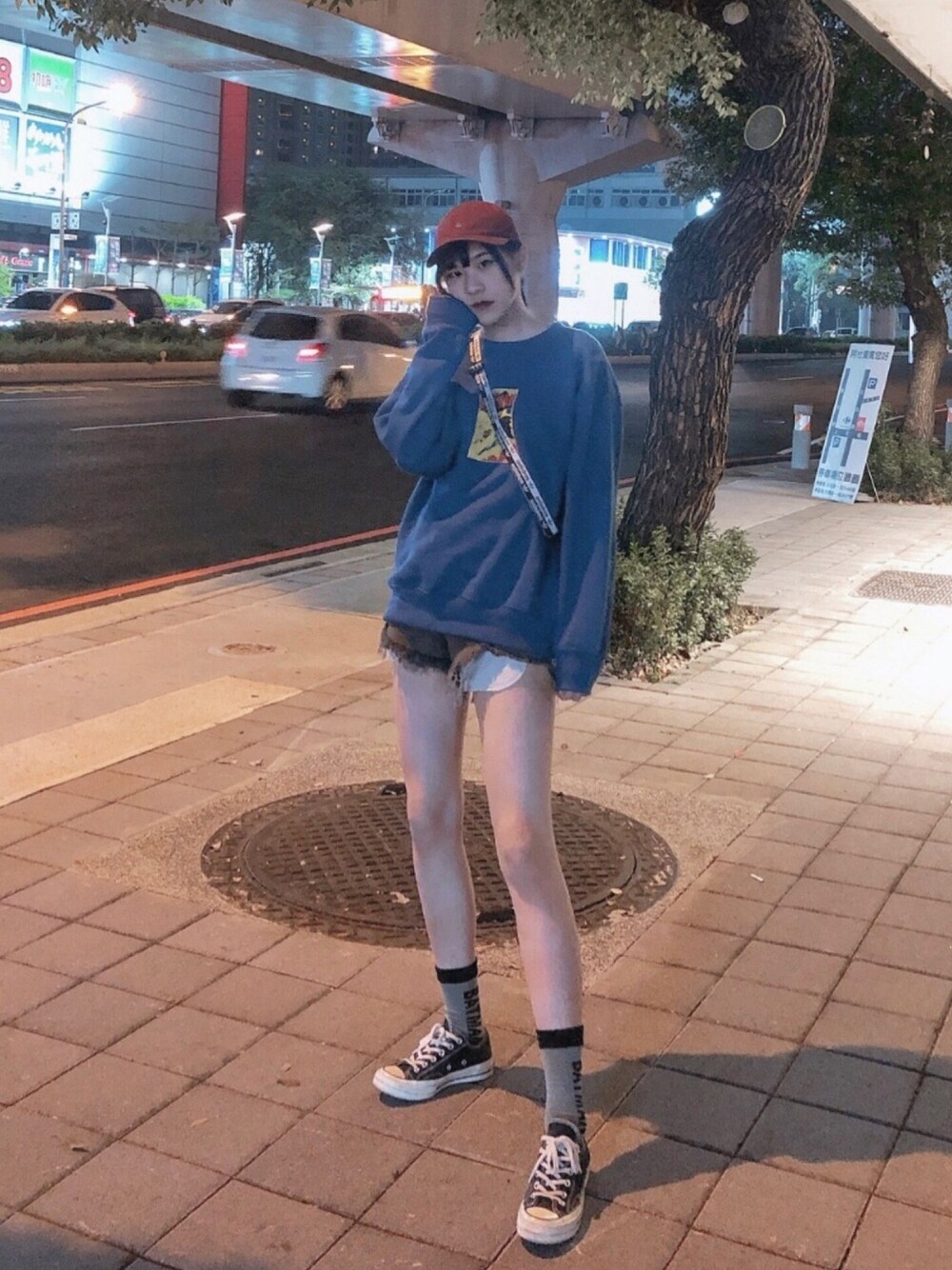 「girl、ootd、Taiwan」｜「GUのアイテム（トップス、ブルー系）」を使った、68yyyyyさん（レディース・172cm）の秋コーディネートの1枚目の写真