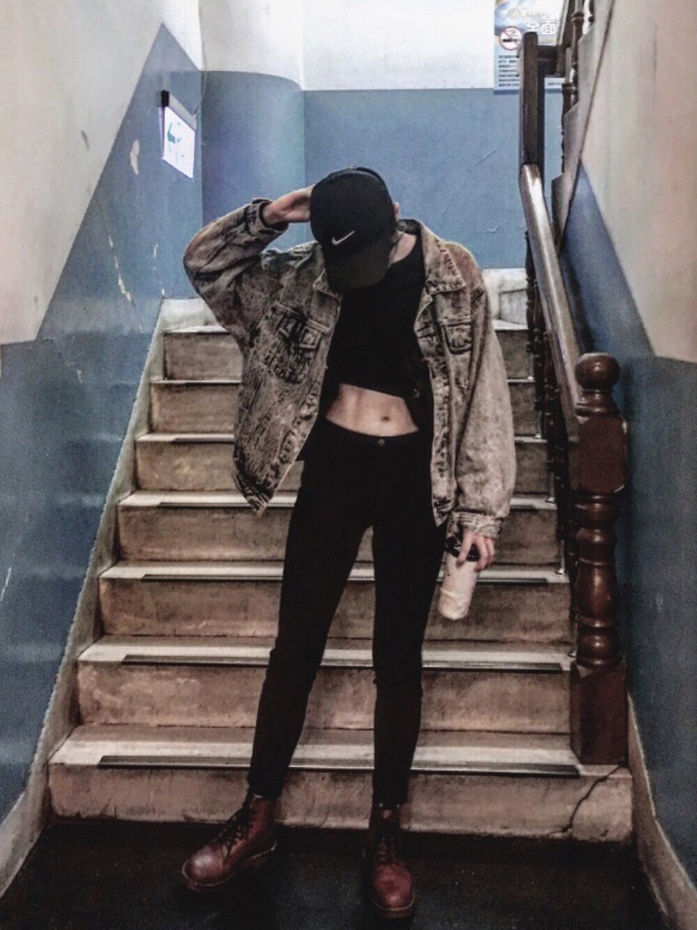 「girl、ootd、Taiwan、Dr.Martens、NIKE」｜「Dr. MartensのDr.Martens / 1460 8EYEBOOT（ブーツ、ホワイト系）」を使った、68yyyyyさん（レディース・172cm）の秋コーディネートの1枚目の写真
